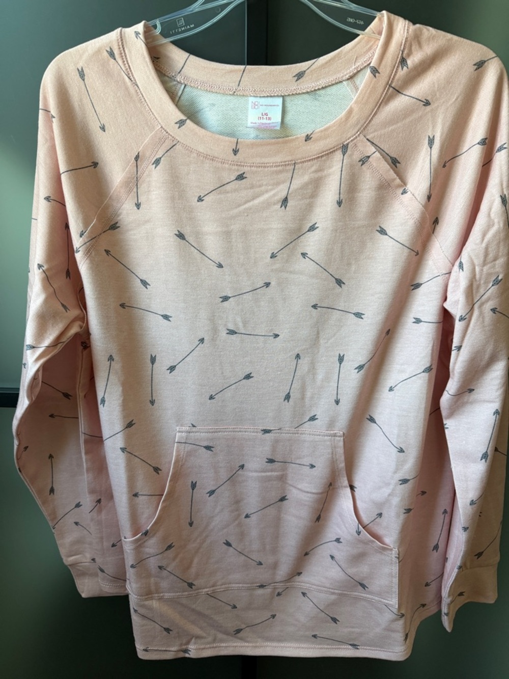 NWOT No Boundaries Light Pink With Gray  Arrow-Print Pullover Sweatshirt.